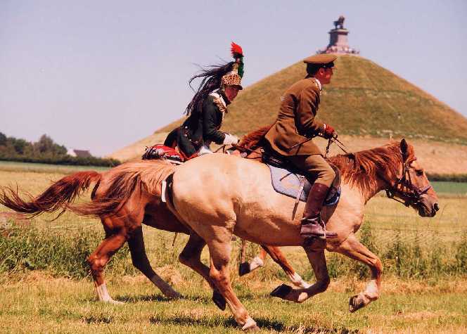 French dragoon (1804) & British officer (2000)   Photo : David Atlan 