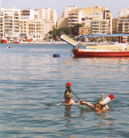 Unloaded of the ship-admiral "L'Orient" anchored in La Valette, an escouade of SWIMMING-DRAGOONS moves towards the coast.(Manoel Island)