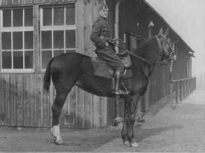Henry Stienlet (grand-père de Thierry Blyckaerts et futur président de la Fédération Motocycliste de Belgique) à Aix la chapelle le 8-3-1922
